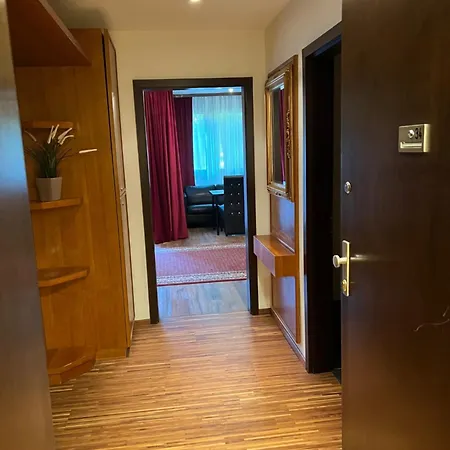 Wienerwald Hotel apartamentowy Baden bei Wien